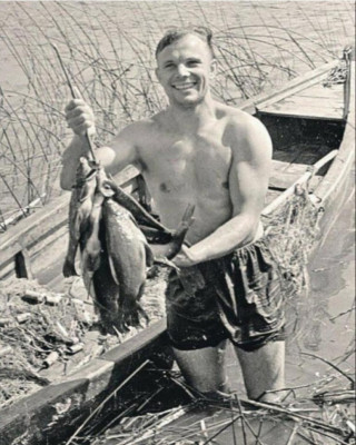 гагарин с рыбой.jpg (258.78 КБ) Просмотров: 400 гагарин с рыбой.jpg